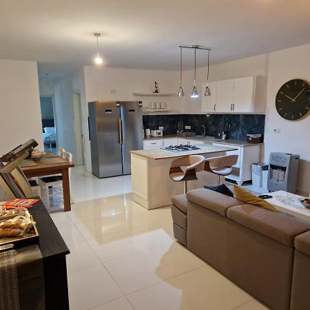 Town Pent House Lejlighed Luqa Eksteriør billede