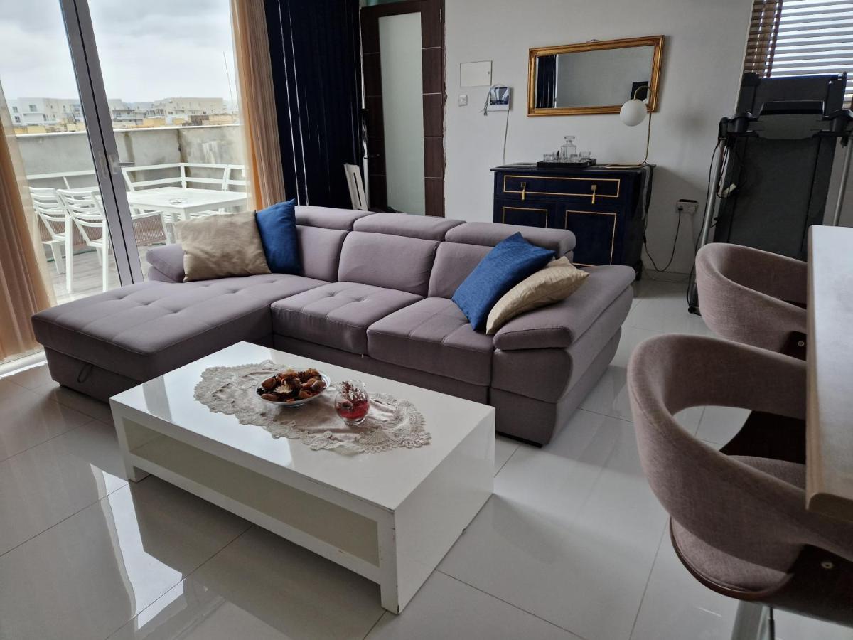 Town Pent House Lejlighed Luqa Eksteriør billede