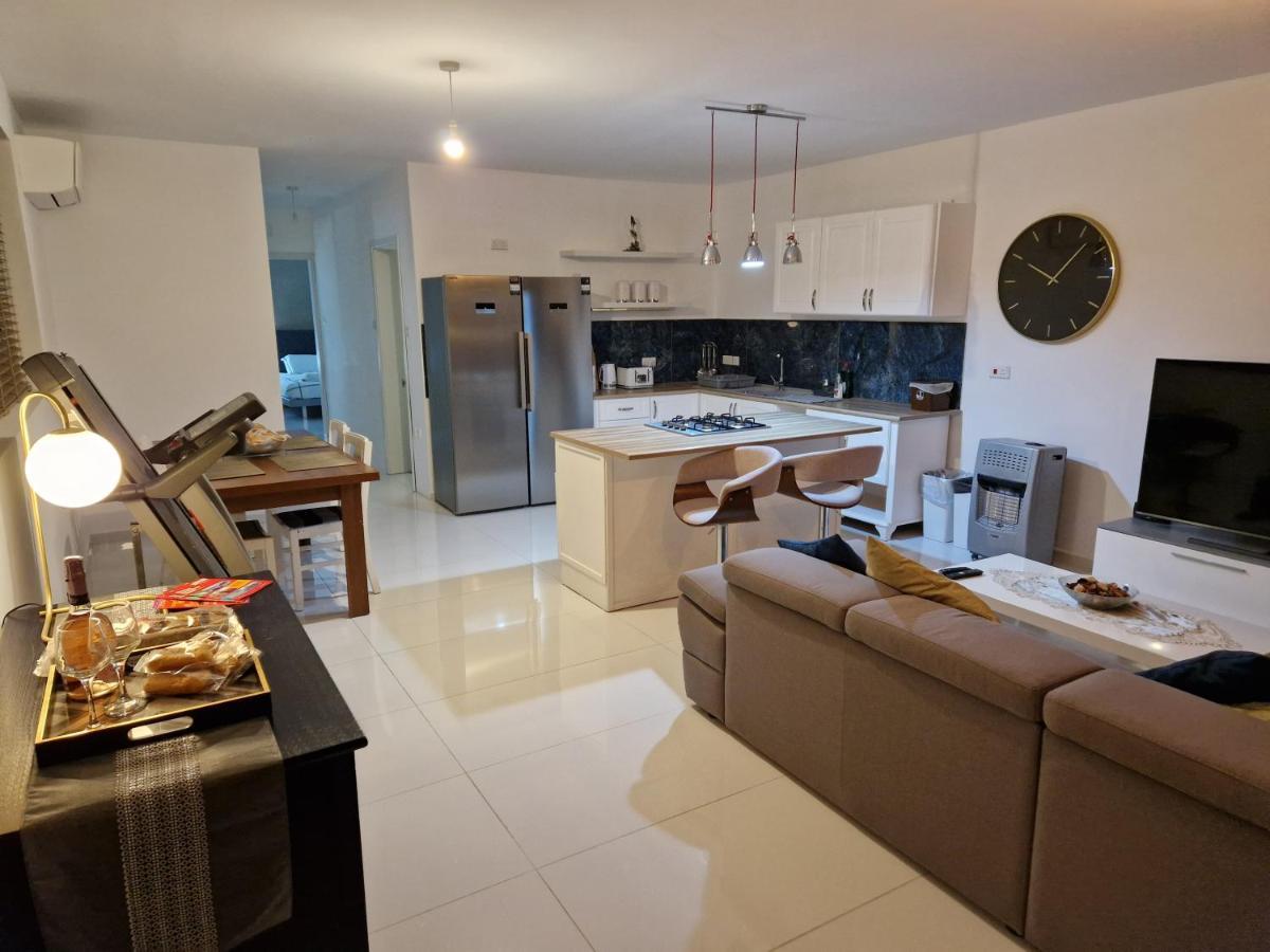 Town Pent House Lejlighed Luqa Eksteriør billede