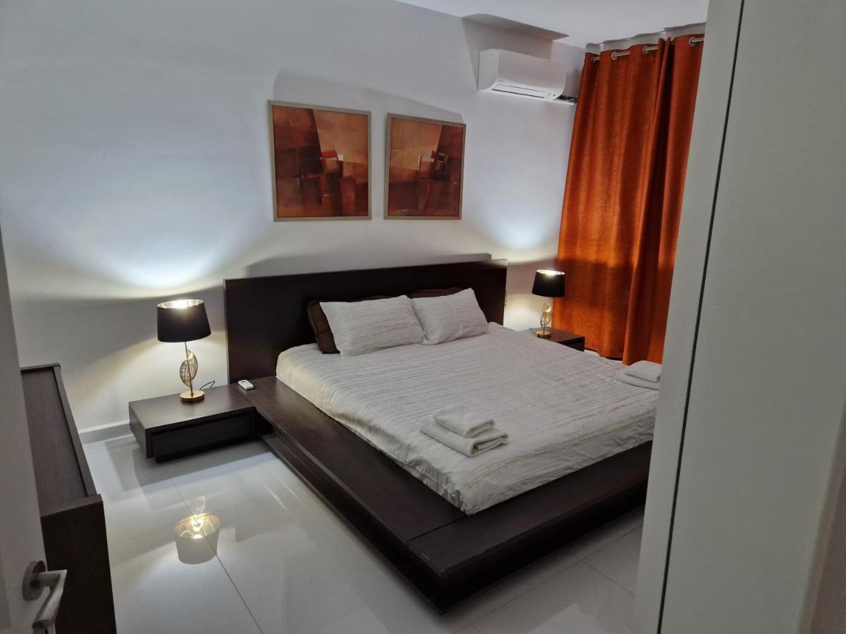 Town Pent House Lejlighed Luqa Eksteriør billede
