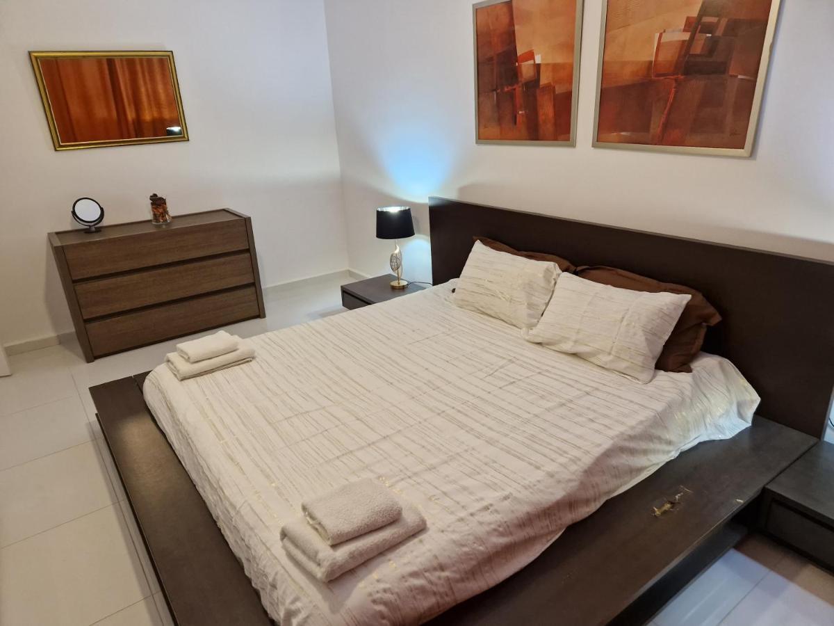 Town Pent House Lejlighed Luqa Eksteriør billede